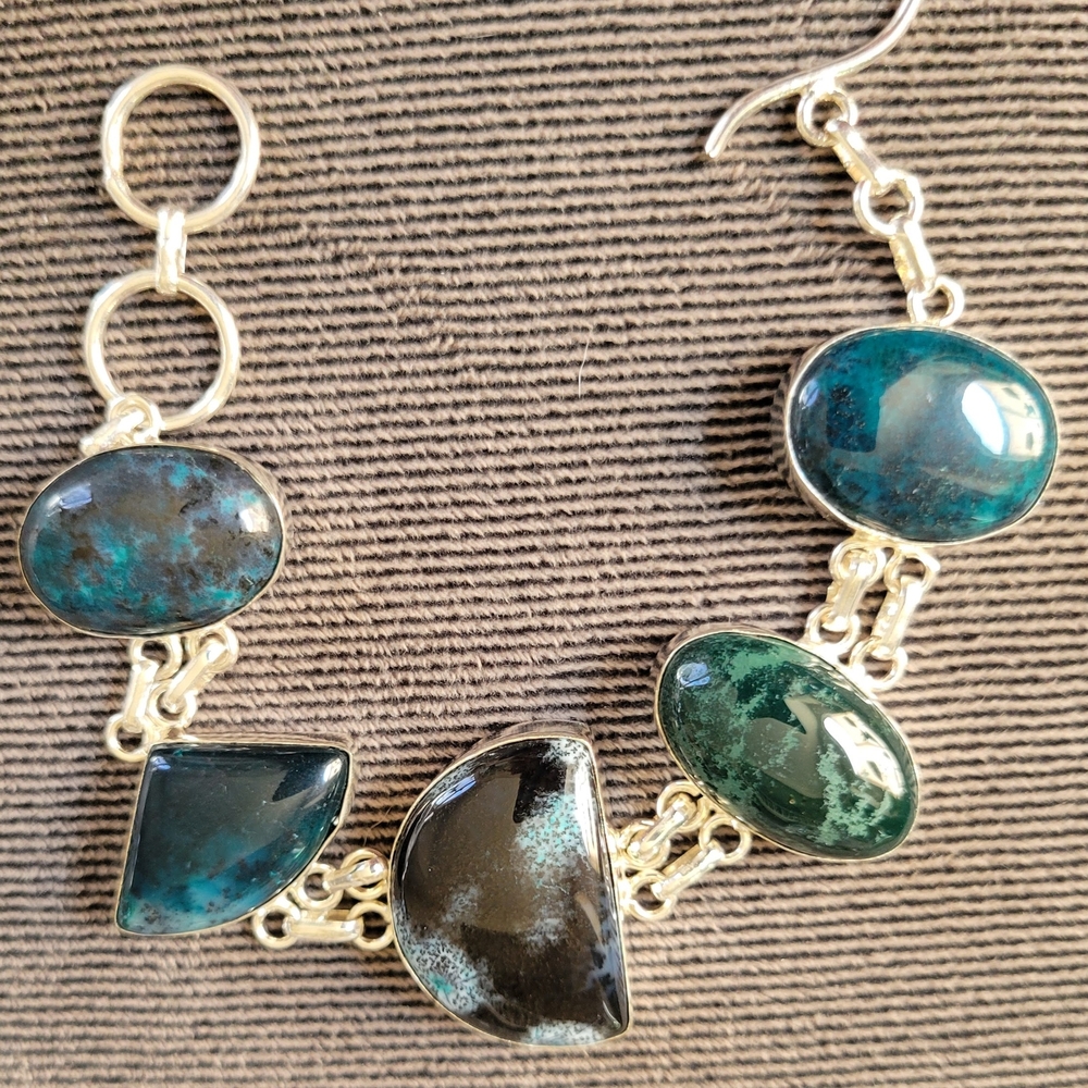 Elegant Silver and Green Stone Bracelet